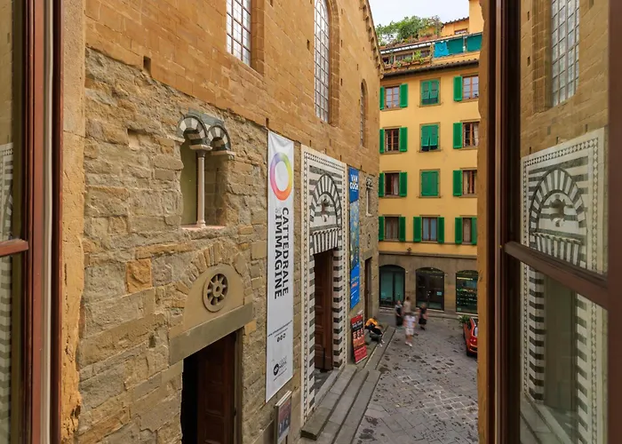 200m Uffizi - 90m Ponte Vecchio
